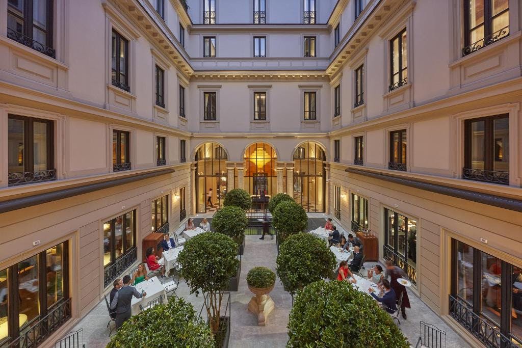 Mandarin Oriental, Milan, Seta restaurant courtyard